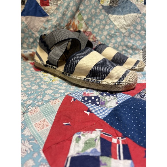 Lands' End Canvas Espadrilles Size 9.5 B Navy Blue Ecru Nautical Stripe Sandals - Picture 2 of 9